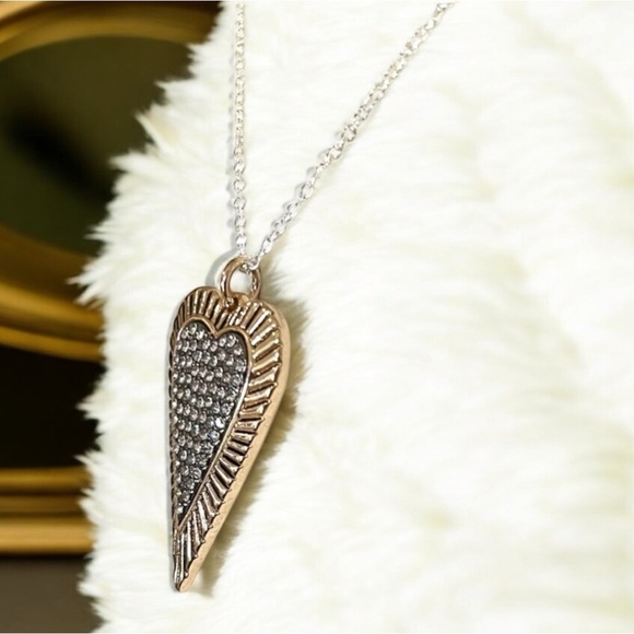 Stainless steel & rhinestones heart pendant with a no tarnish silver plate chain - Picture 6 of 16